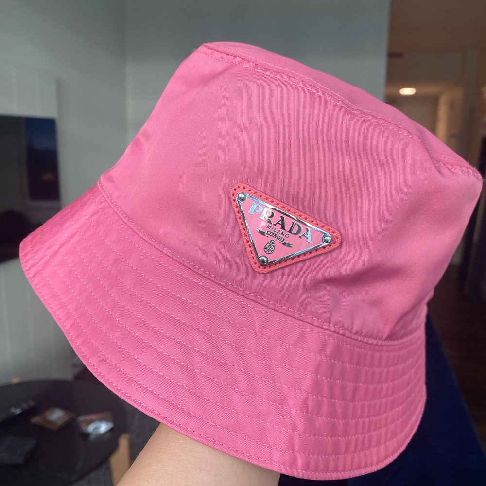 Prada - Re-Nylon bucket hat in Pink size medium Prada renylon hat